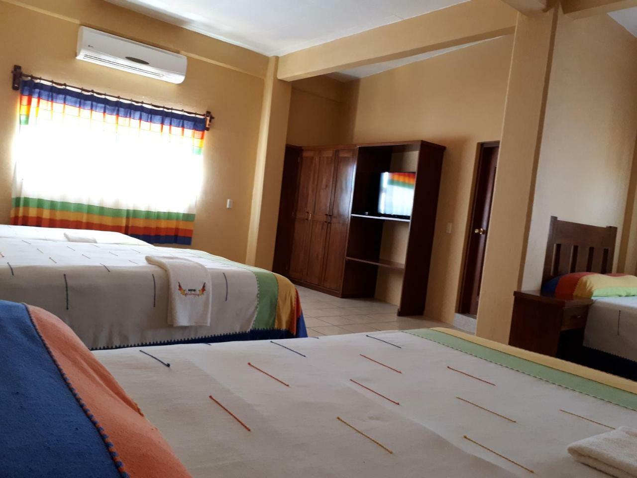 Hotel Alebrijes San Pedro Pochutla Kültér fotó