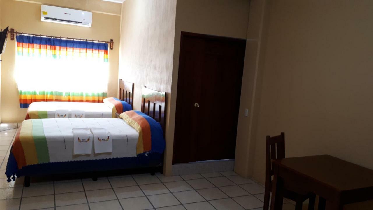 Hotel Alebrijes San Pedro Pochutla Kültér fotó