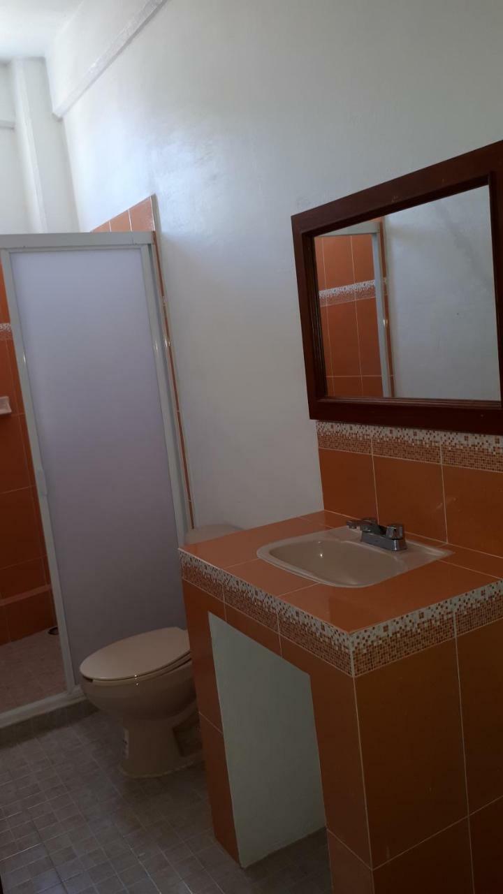 Hotel Alebrijes San Pedro Pochutla Kültér fotó